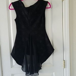 Hi Low Pull on Stretch Top